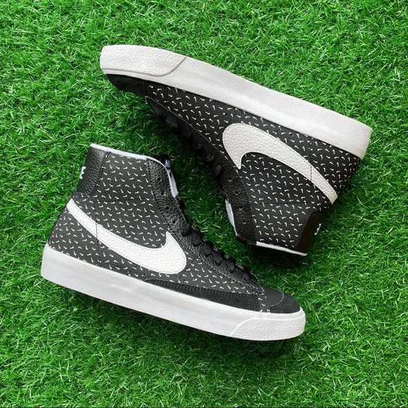 Nike Blazer Mid ‘77 Black/ White - Picture 6 of 6